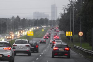 Skambus tik pavadinimas: dieną be automobilio vilniečiai minėjo įprastose spūstyse