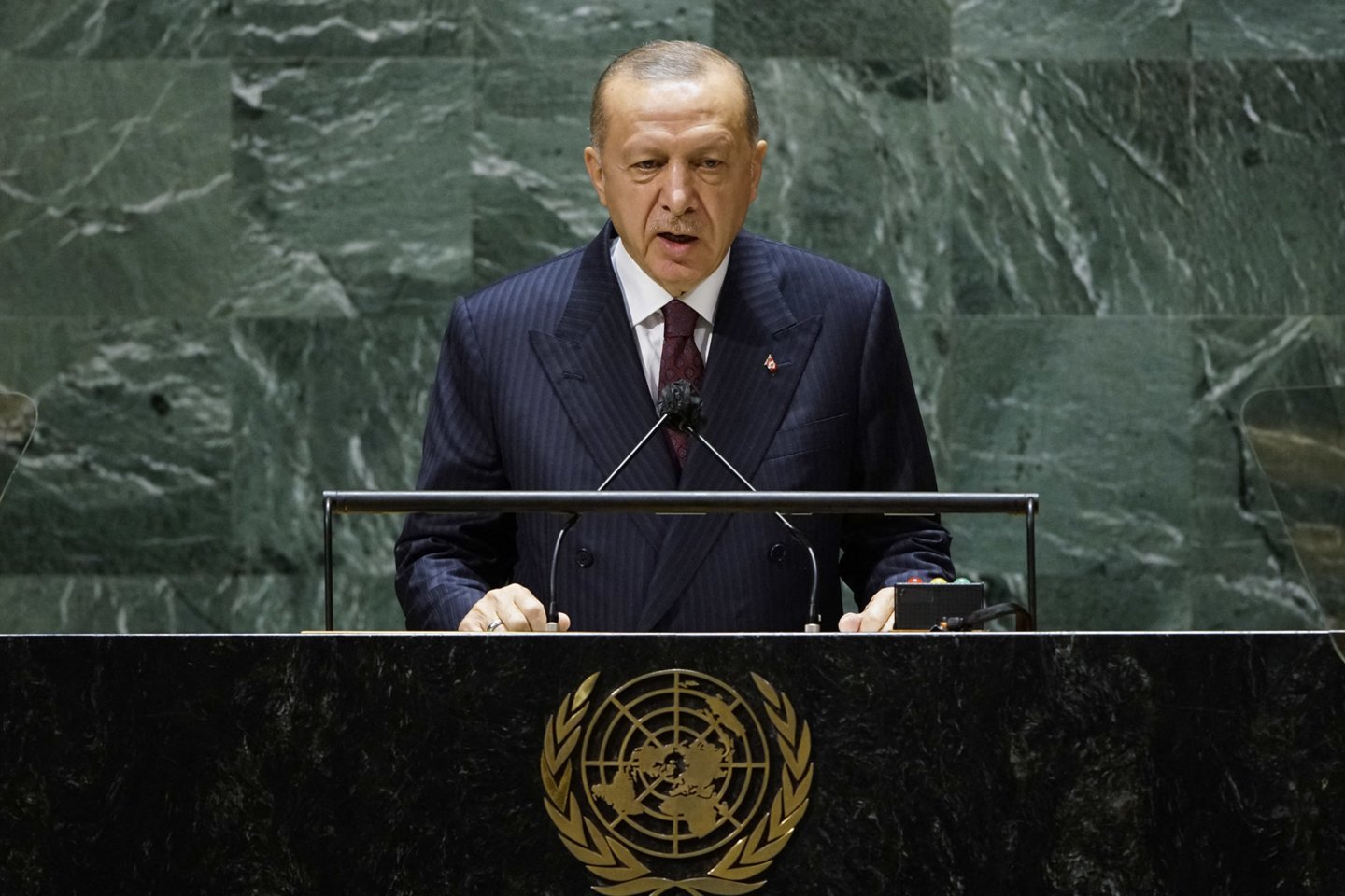  Turkijos prezidentas R. T. Erdoganas antradienį JT Generalinėje Asamblėjoje įspėjo apie gresiančią „šimtų milijonų“ klimato kaitos pabėgėlių krizę.<br> AFP/Scanpix nuotr.