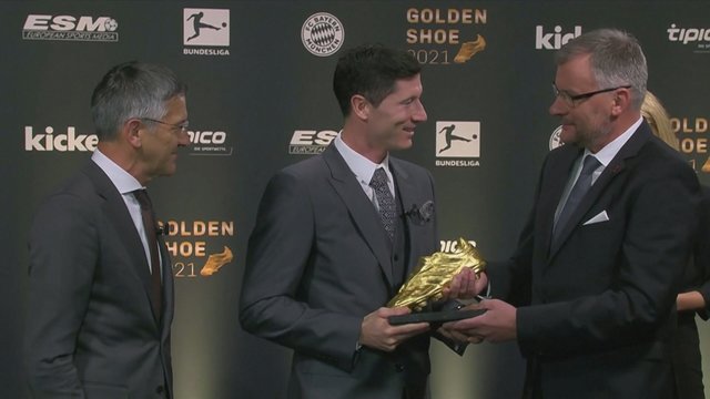 R. Lewandowskis atsiėmė Auksinio batelio apdovanojimą: pagerino bundeslygos rekordą