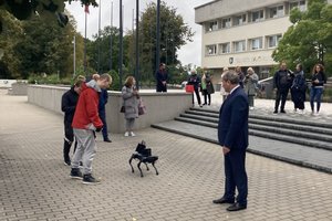 Pamario kraštą Vilniuje reklamuos šuo robotas