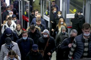 „Moderna“ vadovas pateikė prognozę, kada baigsis pandemija