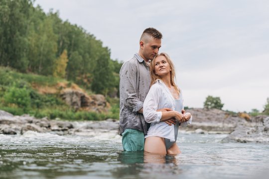 Prieš maudynes porai nusimetus drabužius išaiškėjo jų intymi paslaptis – giminės negalėjo patikėti