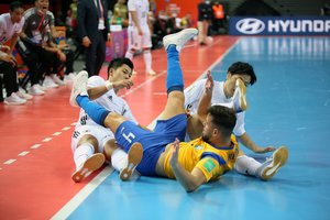 Pasaulio salės futbolo čempionate favoritai be gailesčio sutaršė varžovus