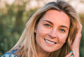 Aktorė Justė Zinkevičiūtė išbando naują amplua: „Moteriškumas nėra arogancija ir manęs prastais kvapais neišgąsdinsite“