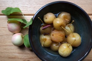 Išbandykite raugintus česnakus ar obuolius – ne tik skanu, bet ir labai naudinga