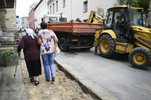 Sostinėje susiaurino dar vieną gatvę: valdžia guodžia, kad transporto priemonėms užteks vietos prasilenkti