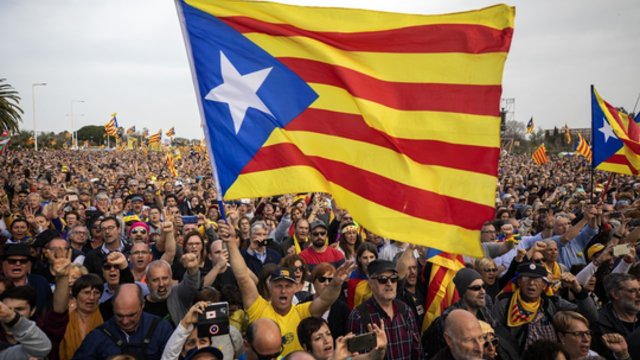 Sulaikytas buvęs Katalonijos premjeras: Barselonoje šimtai žmonių susirinko į protestus