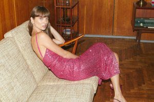 Naujoji UNDRESS suknelių kolekcija alsuoja laisve puoštis