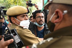 Indijoje – šaudynės teisme: žuvo trys žmonės, tarp jų mafijos šulas