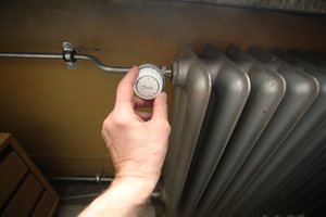 Nuo pirmadienio šildymo sezoną pradeda Kaunas: gyventojai turės kuo džiaugtis – sąskaitos bus vienos mažiausių