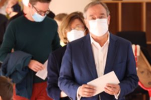 A. Merkel įpėdinio veiksmai rinkimų dieną sukėlė skandalą