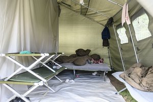 Rasti aštuoni iš 21 pasišalinusio migranto, kitų ieškoma