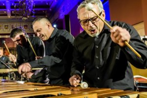 Mušamųjų grupė „Giunter Percussion“ surengs išskirtinį koncertą Nacionalinėje filharmonijoje