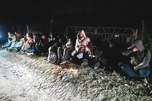 Savaitgalį įkliuvo keturių šalių piliečiai per Lietuvą neteisėtai gabenę 19 irakiečių migrantų