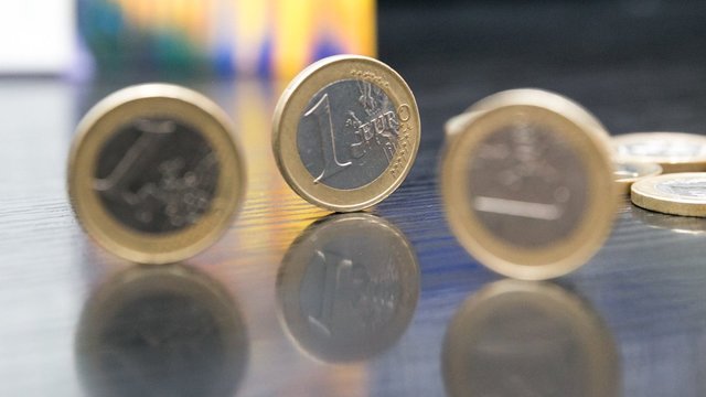 Lietuvos bankas skambina pavojaus varpais: šalies ekonomika visai neatitinka prognozių