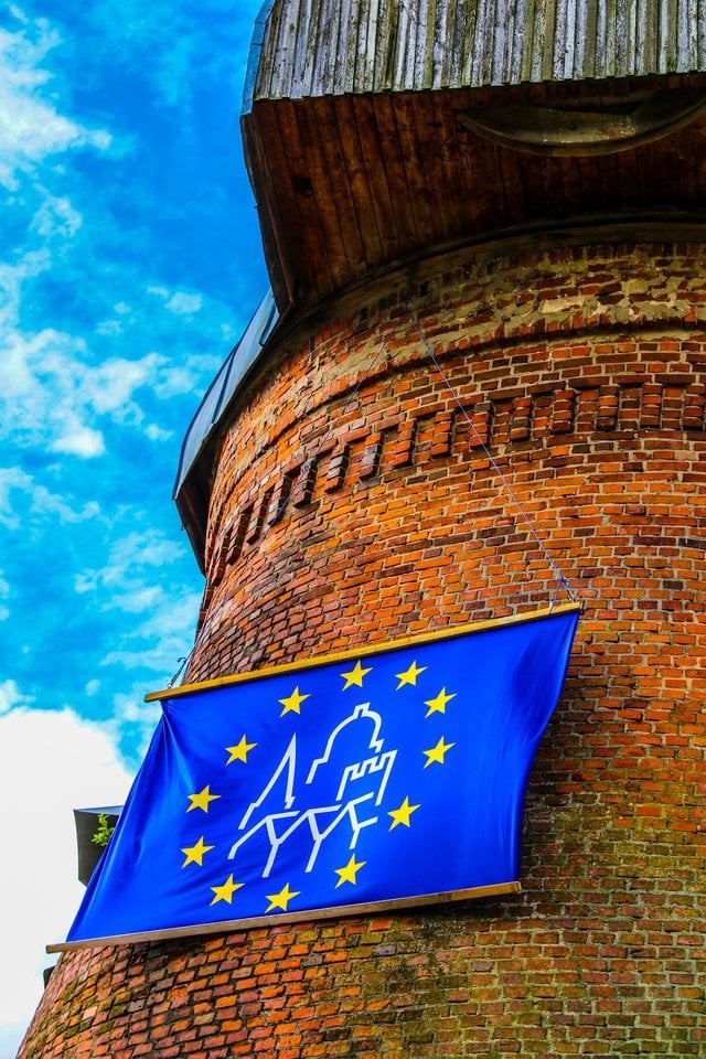  Malūnas pasipuošė Europos paveldo dienų vėliava.<br> Asmeninio albumo nuotr.