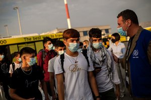 Graikija: į kitas ES šalis perkelta daugiau kaip tūkstantis be palydos atvykusių nepilnamečių pabėgėlių