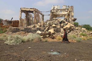 Jemene per kautynės dėl Maribo kontrolės žuvo mažiausiai 100 karių ir sukilėlių