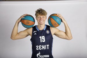 M. Kuzminskas – apie permainingus karjeros vingius, Rusijos „baubus“ ir trenerio grasinimą jį išsiųsti į Prienus