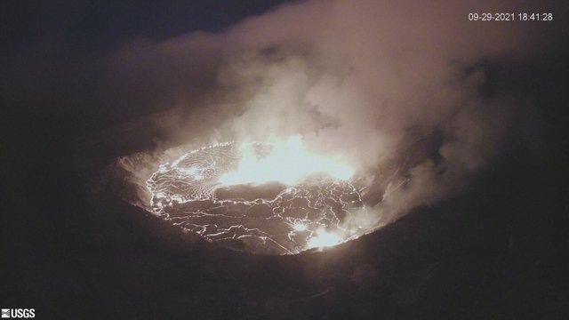 Havajuose išsiveržė vienas aktyviausių pasaulio ugnikalnių: paskelbtas perspėjimo signalas