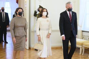 Lietuvoje viešinti Danijos kronprincesė susitiko su G. Nausėda