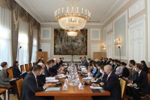 JAV ir Rusijos diplomatai susėdo naujų derybų Ženevoje