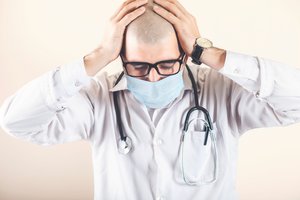 Prieš dvi savaites gydytojas teigė, kad jo skyriuje yra 8 agresyvūs COVID-19 pacientai – dabar liko du