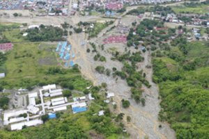 Indonezijoje nuslinkus žemės nuošliaužai žuvo septyni žmonės 