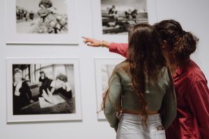 „Sustokime bendrai nuotraukai“. Ką tai mums reiškia?