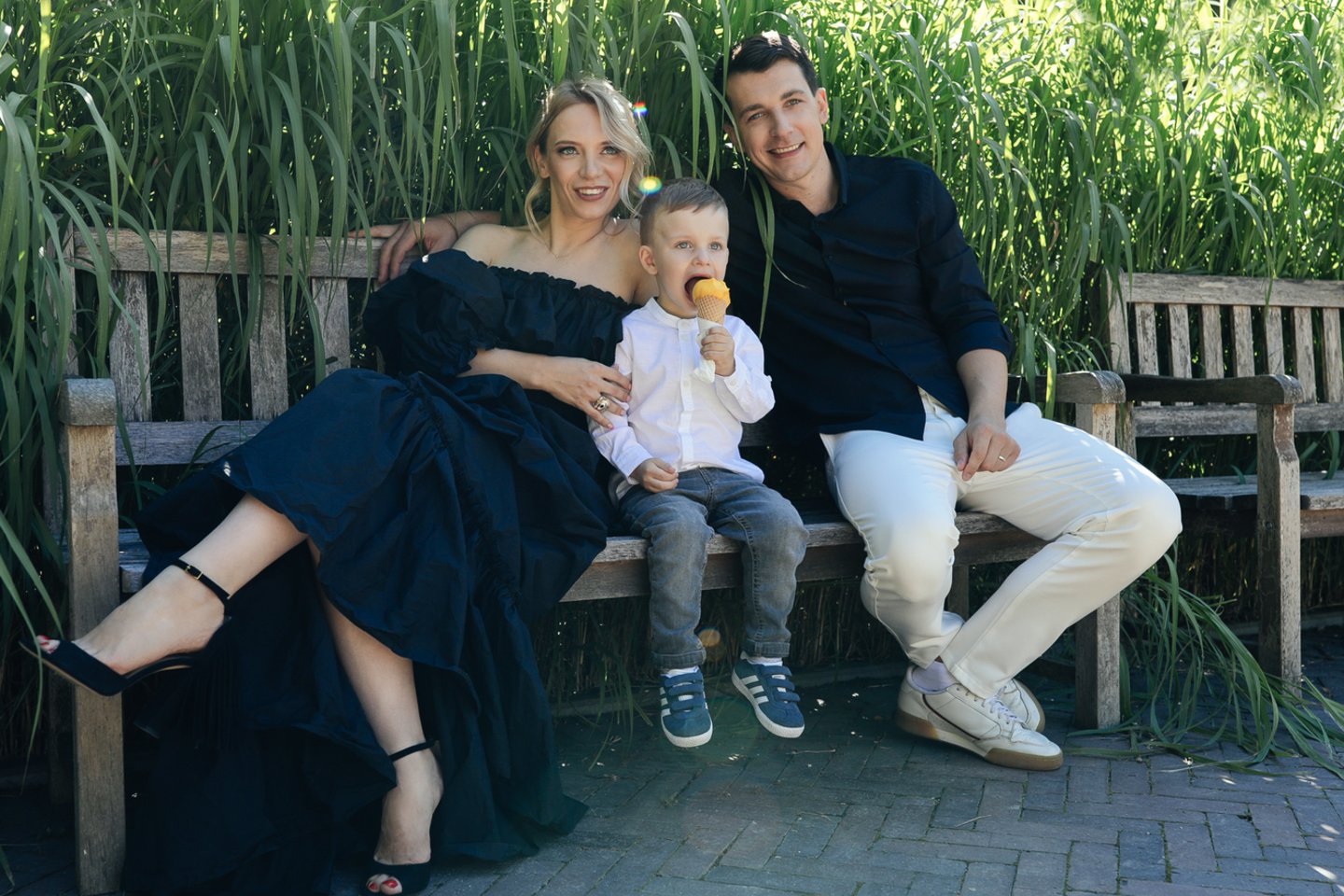 Simonas Storpirštis su žmona Indre ir sūnumi Emiliu.<br>K. Aleksynaitės nuotr.
