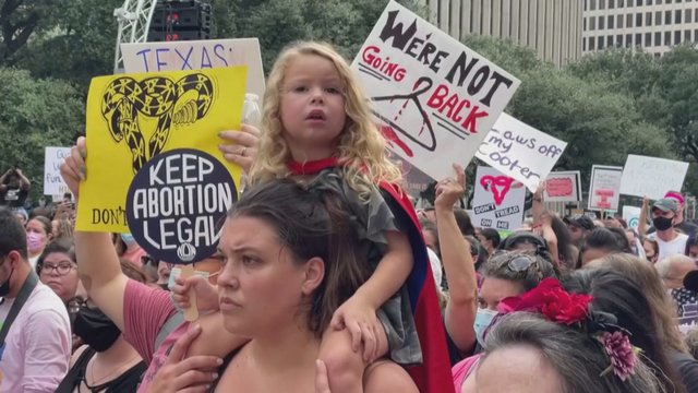 Per JAV ritasi protestų banga: tūkstančius piktina griežtas Teksaso įstatymas dėl abortų