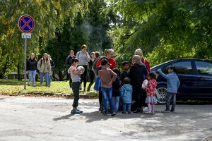 Afganistaniečių vaikai Raseiniuose pradedami mokyti lietuvių kalbos