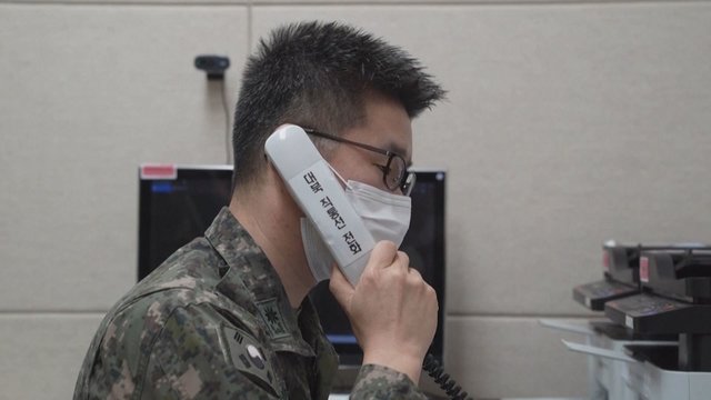 Korėjoje vėl atidarytos karštosios linijos: tikimasi, kad jų atnaujinimas sumažins karinę įtampą