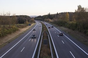 Svarsto galimybę mokestį už stovėjimą susieti su automobilio svoriu: kai kuriems tektų pakloti net iki 360 eurų per metus