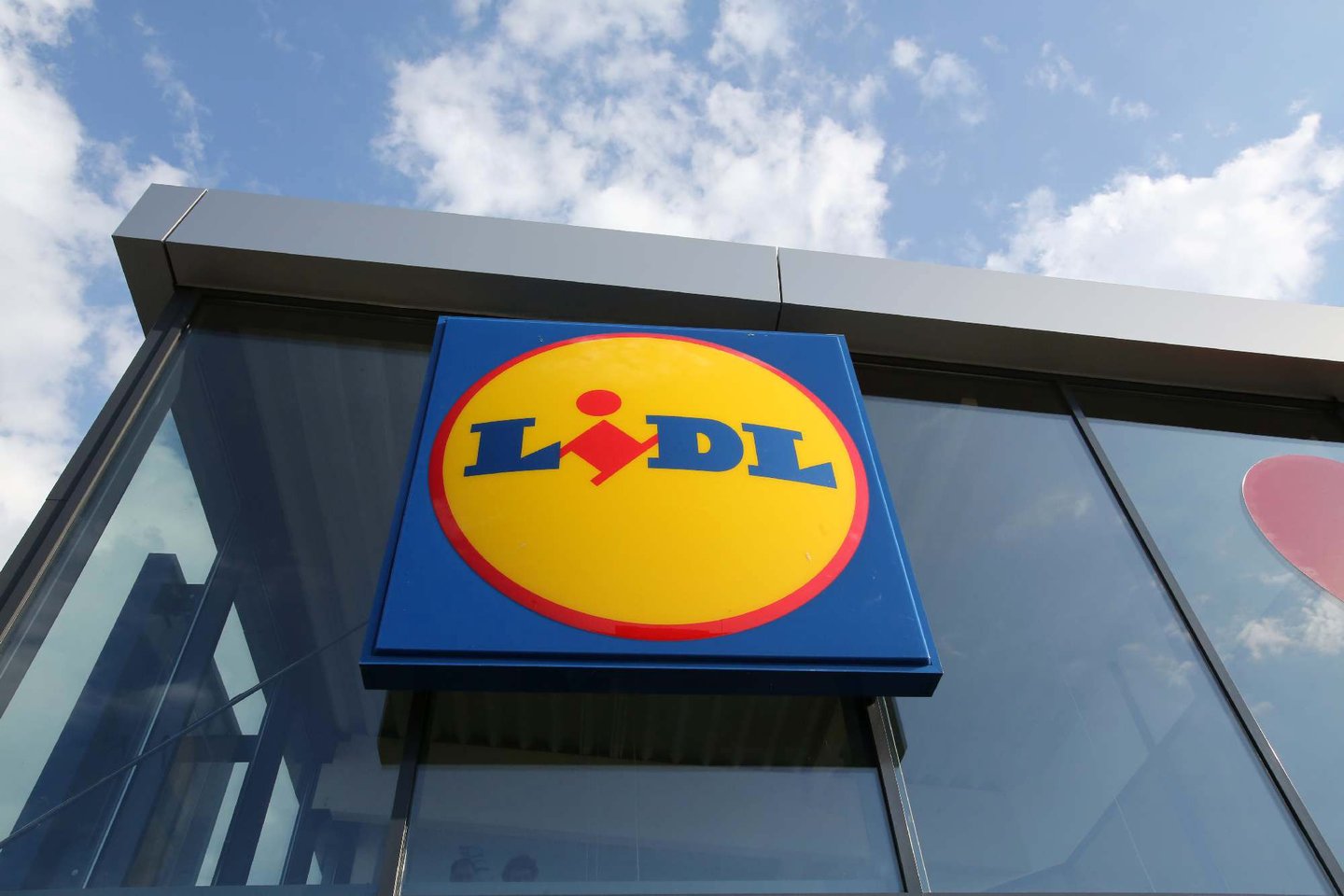 Spalio 7-ąją dešimtyje Latvijos miestų duris pirkėjams atvers 15 pirmųjų šalyje „Lild“ parduotuvių.