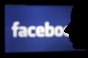 Po vieno didžiausių lūžių istorijoje „Facebook“ paslaugų grupė vėl veikia: atsiprašė vartotojų ir užsiminė apie priežastį