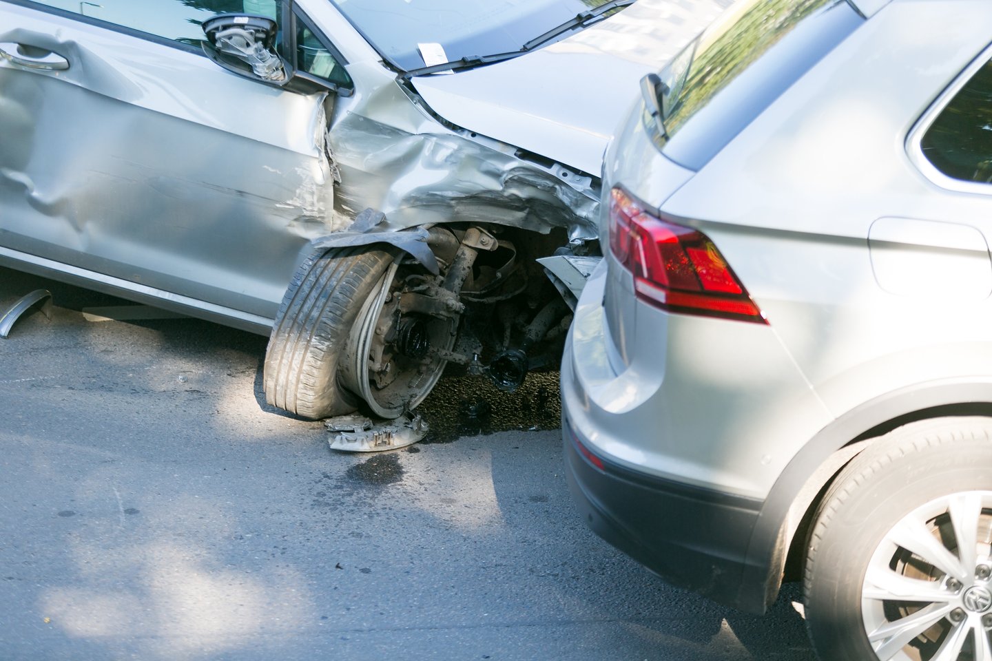 Spalį prasideda laikotarpis, kai pagalbą kelyje dėl netikėtai sugedusių arba į eismo nelaimę patekusių automobilių vairuotojai kviečia dvigubai dažniau nei kitu metu.<br>T.Bauro asociatyvi nuotr.