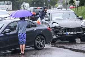 Štai ką būtina padaryti vairuotojams rudenį: antraip reikės prašyti pagalbos