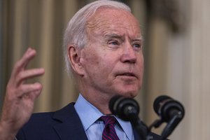J. Bidenas piktai užsipuolė „neatsakingus ir pavojingus“ respublikonus