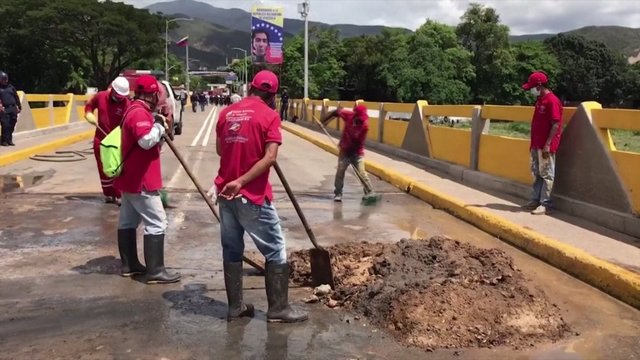 Venesuela vėl atvers sieną su Kolumbija: dėl politinės įtampos uždarymas truko beveik trejus metus