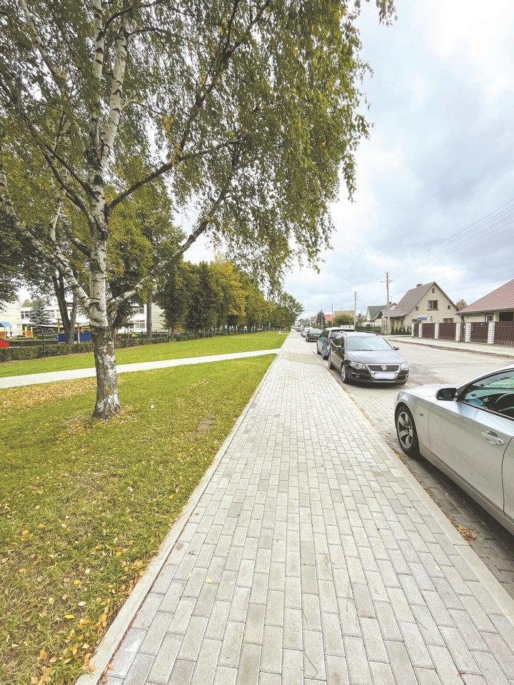 Atnaujintos Mindaugo ir Pavasario gatvės, išspręsta ilgus metus vairuotojus varginusi automobilių statymo problema.<br>Aldo Surkevičiaus nuotr.