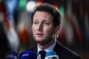 Tęsiantis ginčui – netikėtas Prancūzijos kirtis: grasina išjungti elektrą