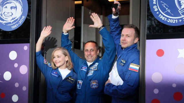 Rusai kuria pirmąjį orbitoje nufilmuotą filmą: pralenkė E. Muską ir T. Cruzą