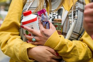 Palygino kainas skirtingose parduotuvėse: kur apsipirkti pigiausia