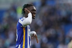 „Premier“ lygą purto seksualinio priekabiavimo skandalai: šįkart įtariamas „Brighton“ žaidėjas