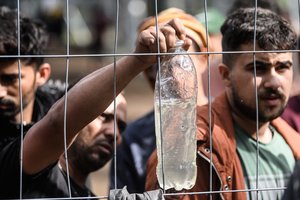 Seimo kontrolierius pateikė ataskaitą dėl žmogaus teisių užtikrinimo migrantų laikino apgyvendinimo vietose