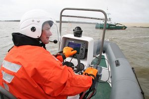 Neringos pasieniečiams įkliuvo puokštę pažeidimų padaręs neblaivus laivavedys