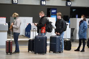 Pandemija jau nebestabdo: rugsėjį šalies oro uostose buvo tris kartus daugiau keleivių nei prieš metus