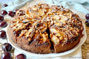 Nerealiai skanus šokoladinis obuolių pyragas iškart pateks į mėgstamiausiųjų sąrašą