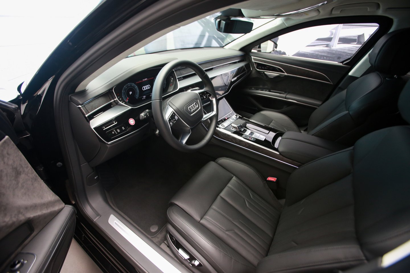 „Audi“ žiedai jau žymi ne vieną elektromobilio modelį, o „e-tron“ prekės ženklas yra pakankamai gerai žinomas.<br>G.Bitvinsko nuotr.
